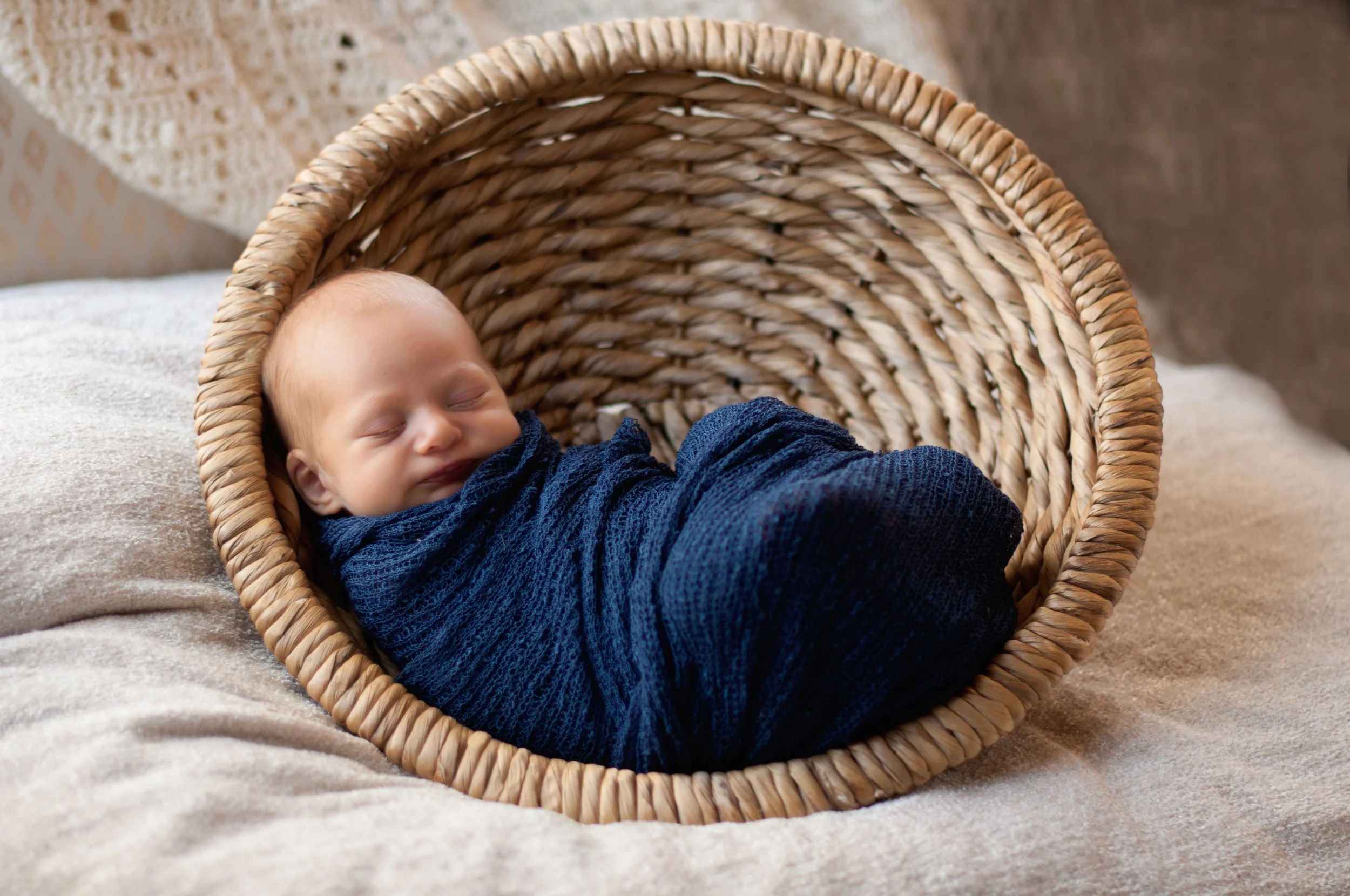 Blue Wrap in the round basket.jpg