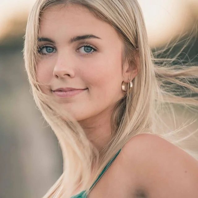 Introducing My personal Fave 2020 senior and almost 18 yo daughter Kiara. She has been a much better sport about quarantine than I have been! What has she been up to? Well, she says the best part has been being able to catch up with her sleep, she ha