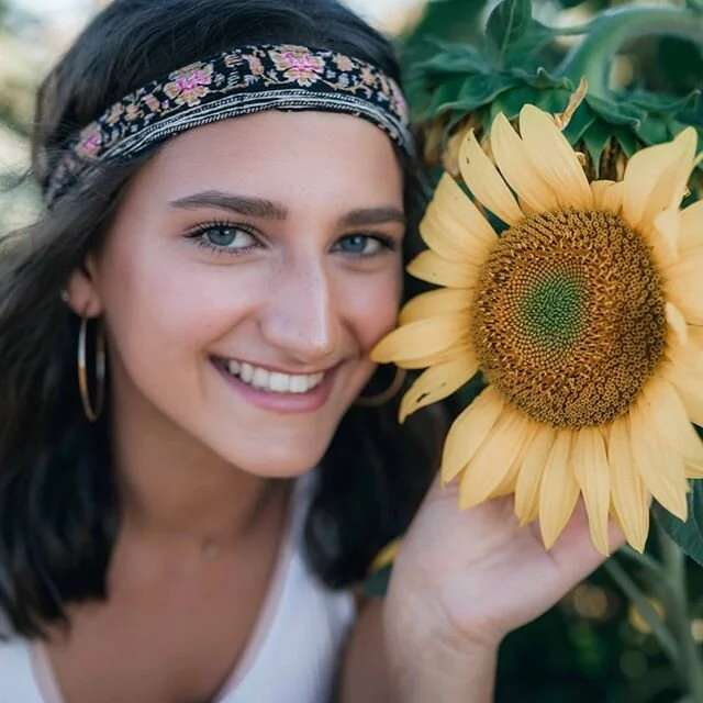 Who wants to do a sunflower shoot this fall? 🙋🏼&zwj;♀️🙋🏼&zwj;♀️ Lauren is a 2020 senior who has kept busy. Here is how she is surviving quarantine in her own words:
&ldquo;I&rsquo;ve actually read three books so far and been watching a lot of new
