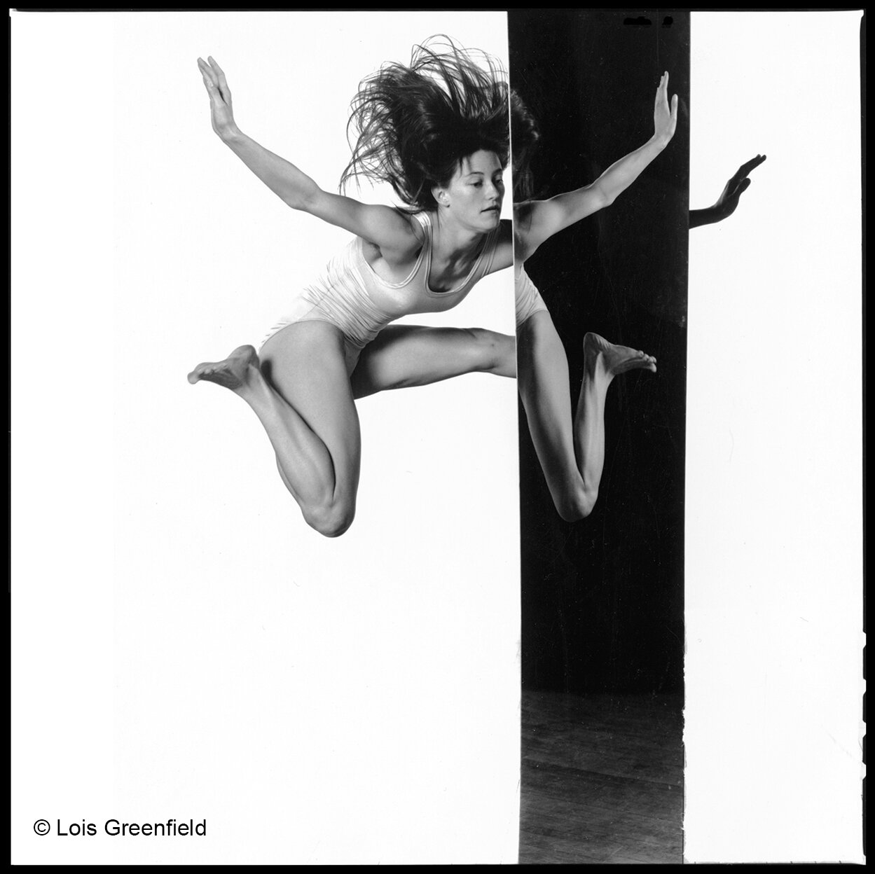 I love the fact that mirrored surfaces not only offer multiple perspectives within the frame, but that these reflections are completely out of my control.

Ashley Roland, 1990

#AshleyRoland #LoisGreenfield #mirror #reflectedmoments #dancephotography