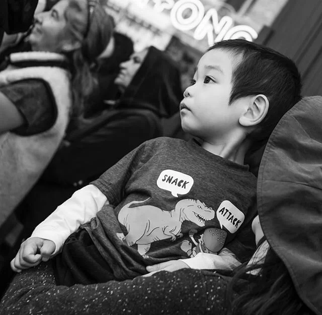 YOUNG PARADE WATCHER

#bw #bwphotography #bnwphotography #bnwphoto #bnw_captures #streetphotography #streetphotography_bnw #shootermag #myspc #nikonphotography #nikon #nikonusa #nikondf #35mm #inthemoment #candid #urbanphotography #urban #urbanlife #