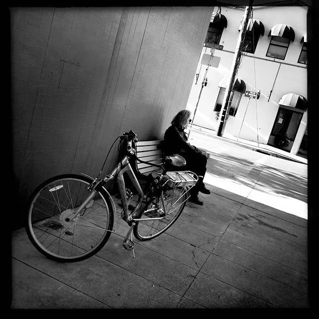 PONDERING

#shootermag #sf #sanfrancisco #urbanphotography #urban #streetphotography #streetphoto_bnw #streetlife #inthemoment #shotoniphone #mobilephotography #blackandwhite #alone #streetstyle #alley #bnw_of_our_world #bnw #bnw_captures #bnwphotogr