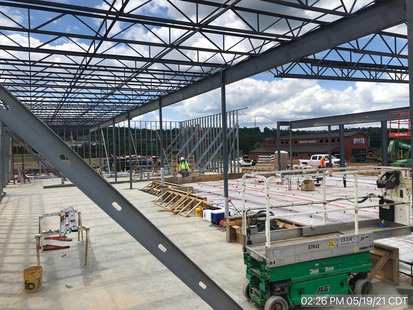 Framing is in full swing at the new @walkons at Stadium Trace Village! This project features a steel frame with joist bearing metal stud walls.