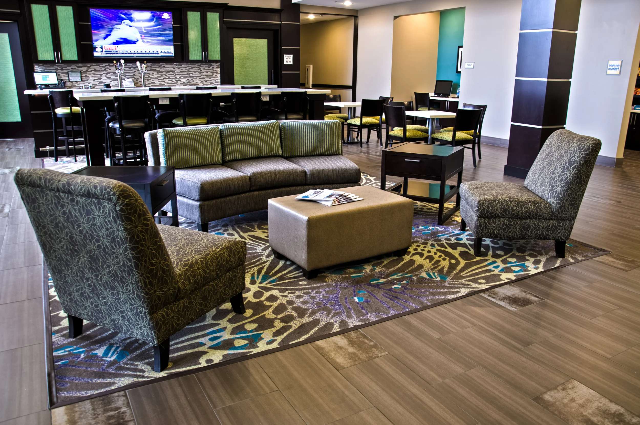 Lobby_HDR_3.jpg