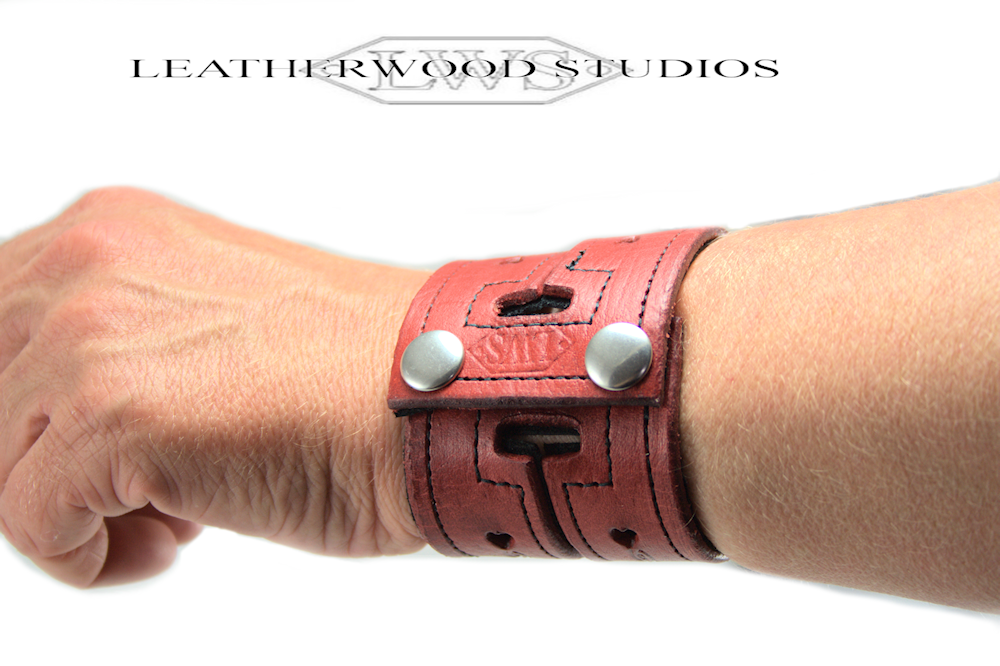luxury red black wrist small.png