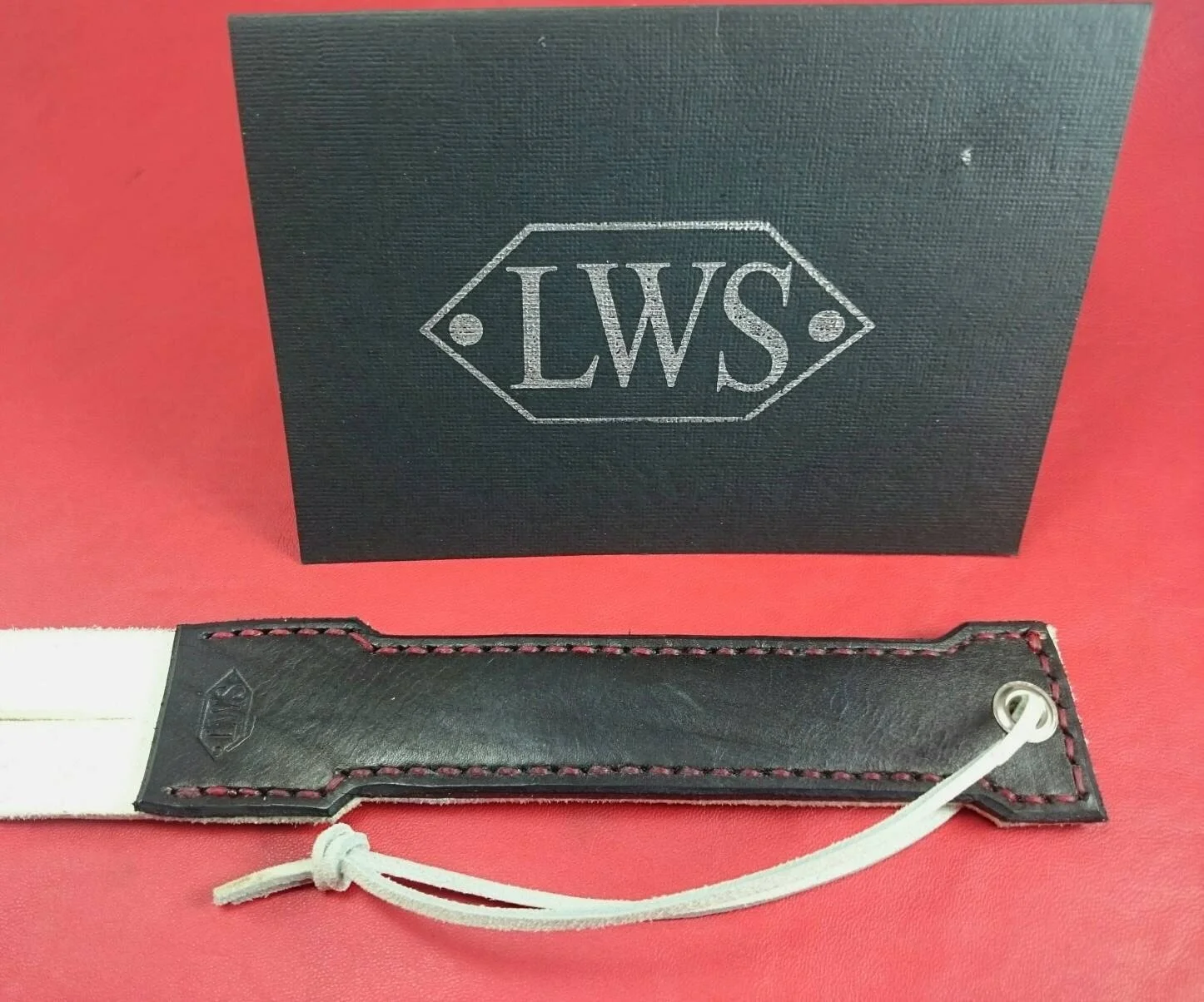 https://i.etsystatic.com/11591987/r/il/27cd8f/913044418/il_fullxfull.913044418_i32v.jpg