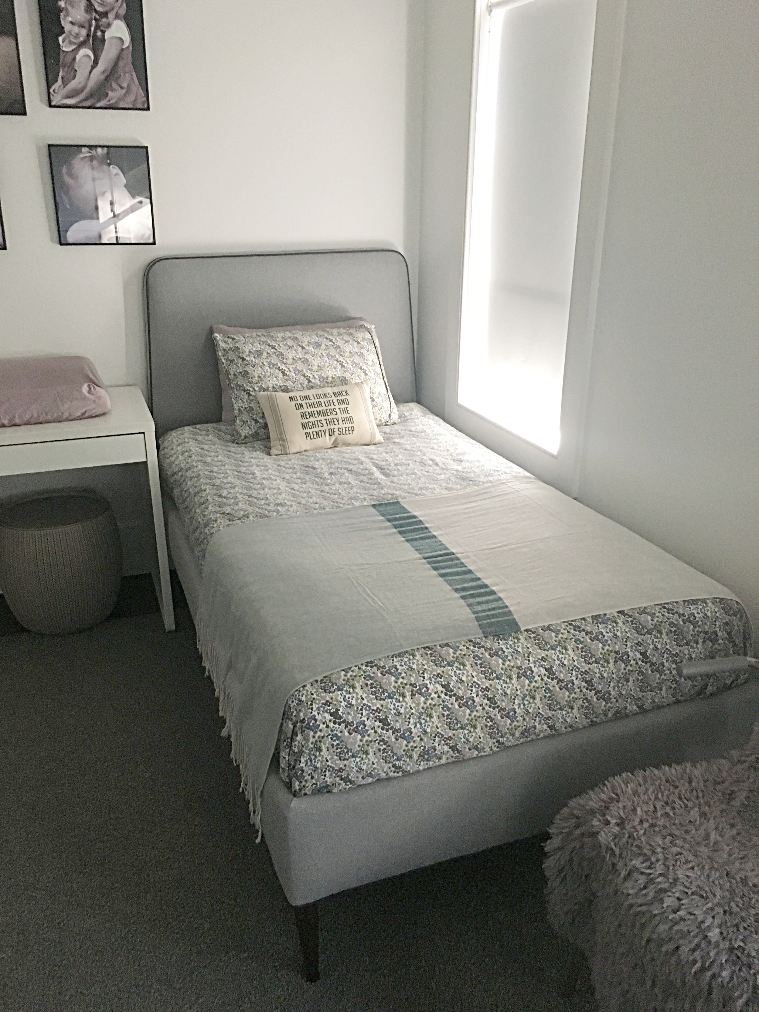 SLATTUM Upholstered bed frame, Knisa light gray, Queen - IKEA