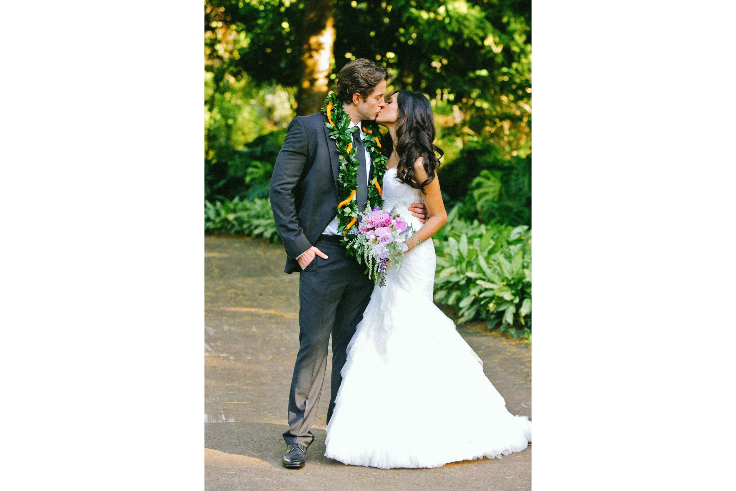 Haleiwa Wedding Photography Kiss