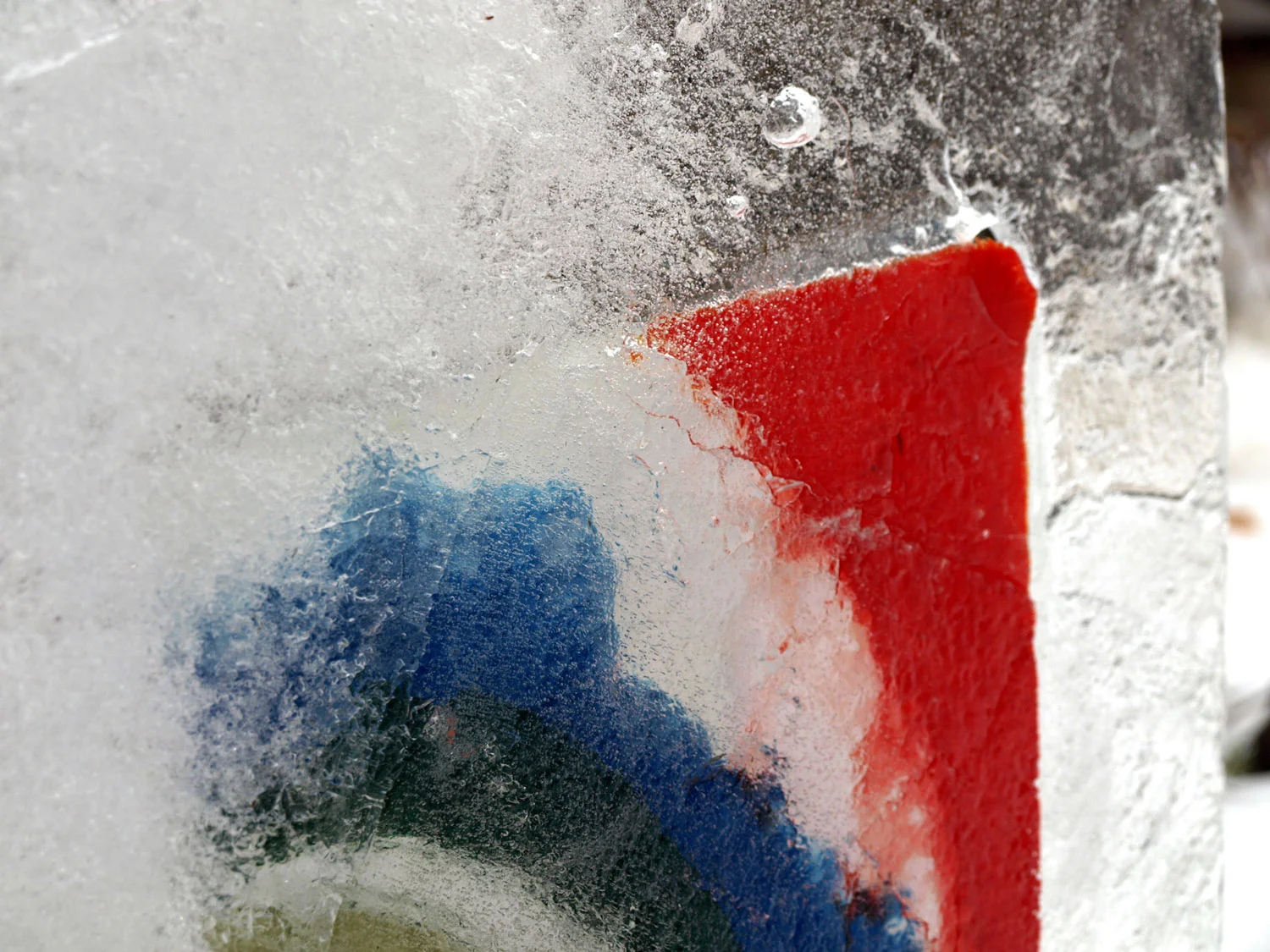 Cords, fabric, and ice sculptures 3