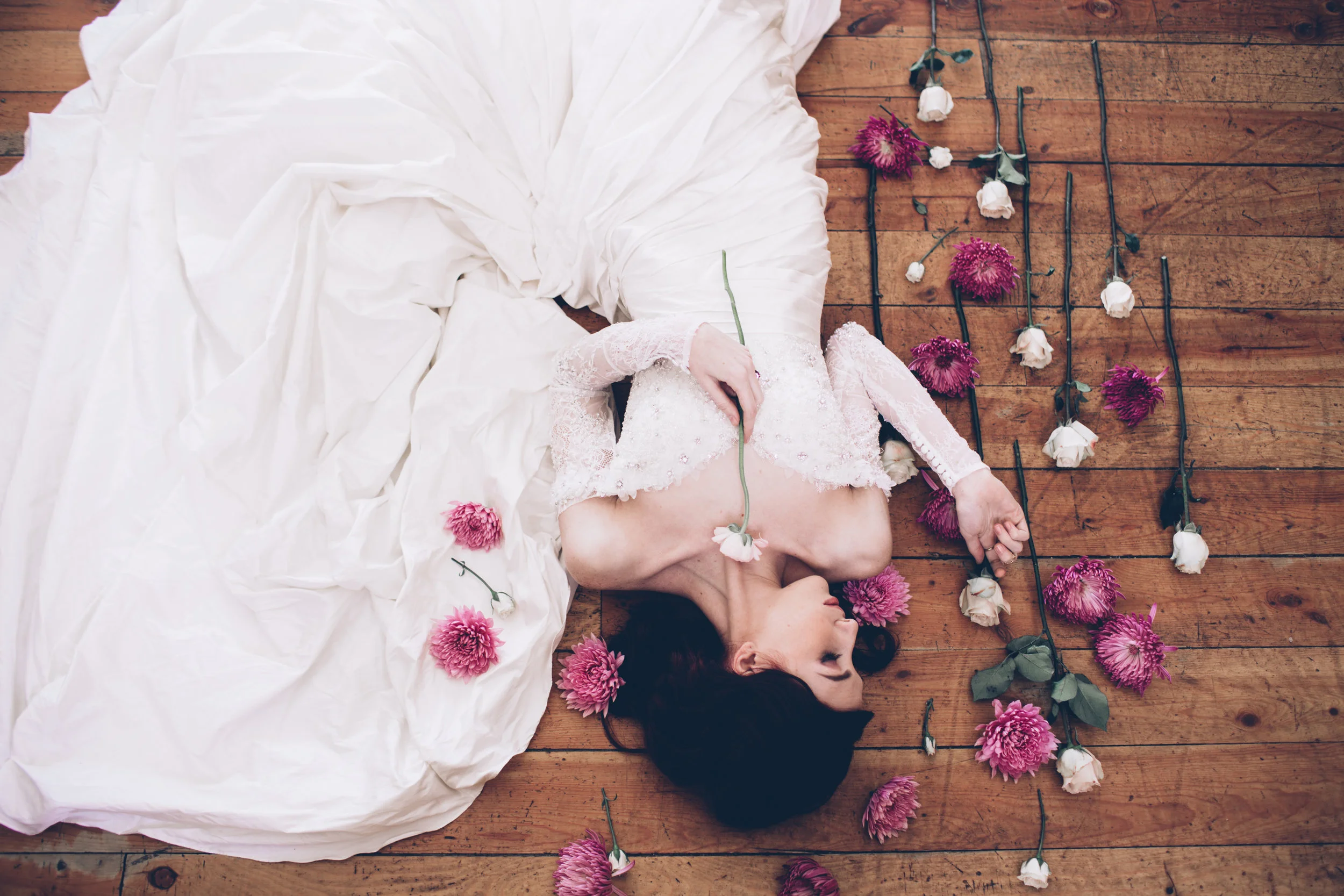  MODEL: MARLEE KAY  PHOTO: EMMY LOWE  MUA: JILL MARIE PETERSON  HAIR: SUNNIE RUSHTON  UTAH BRIDAL BLOG  THIS IS THE PLACE HERITAGE PARK    