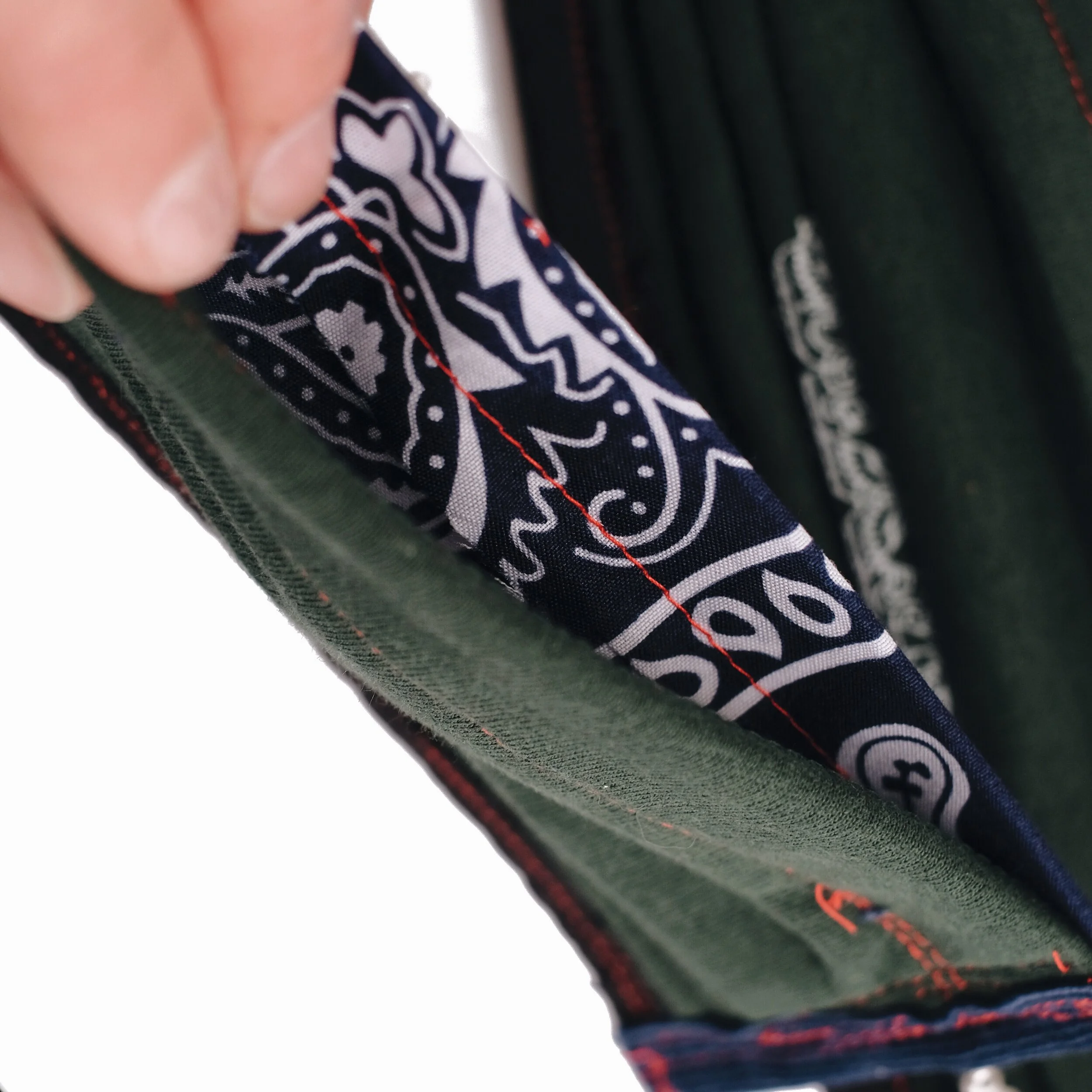 FA3EB7E5-5E88-42B7-BE94-948536D0F357