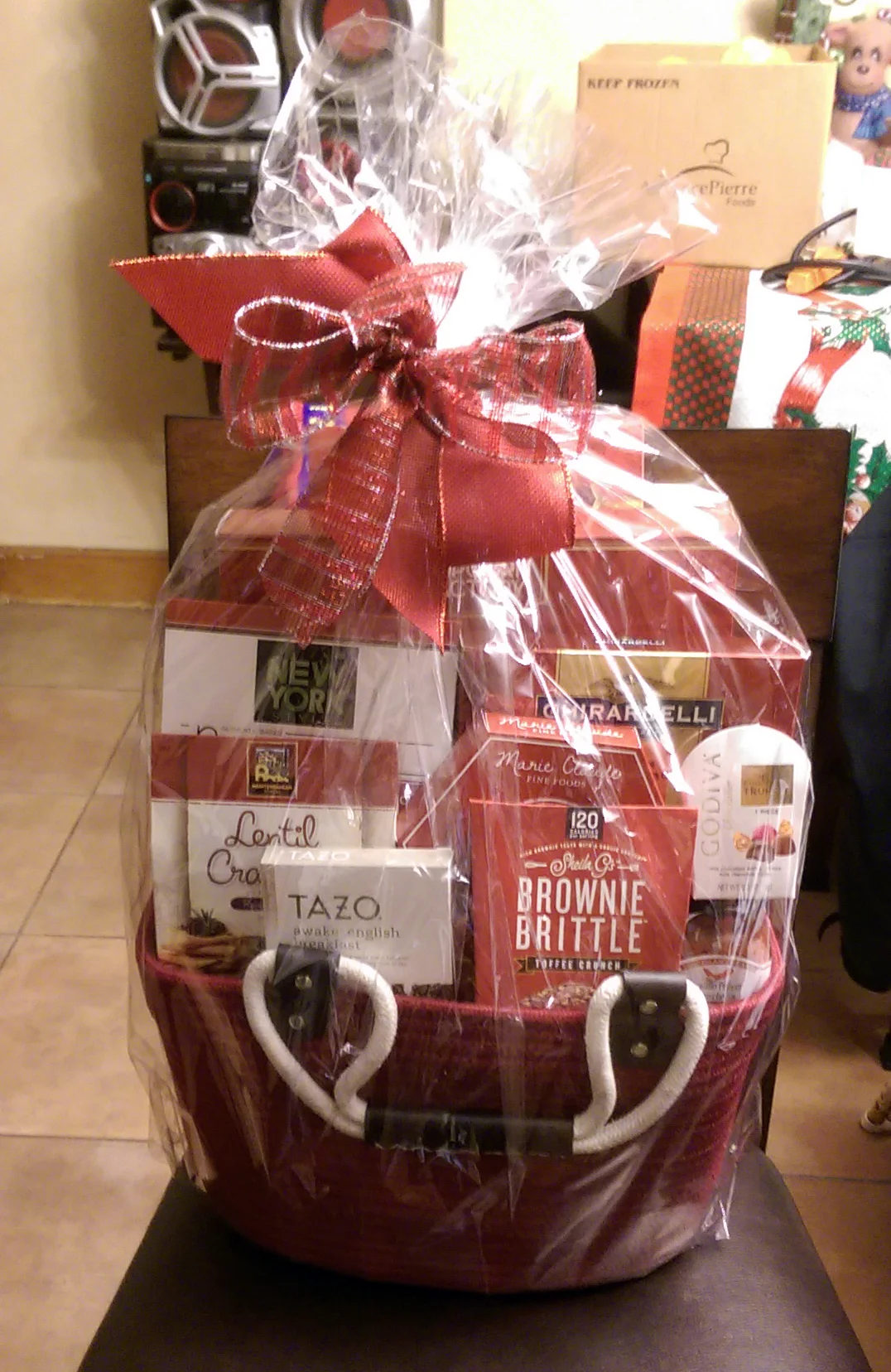 Fernando Rios was the winner of the Christmas basket. 