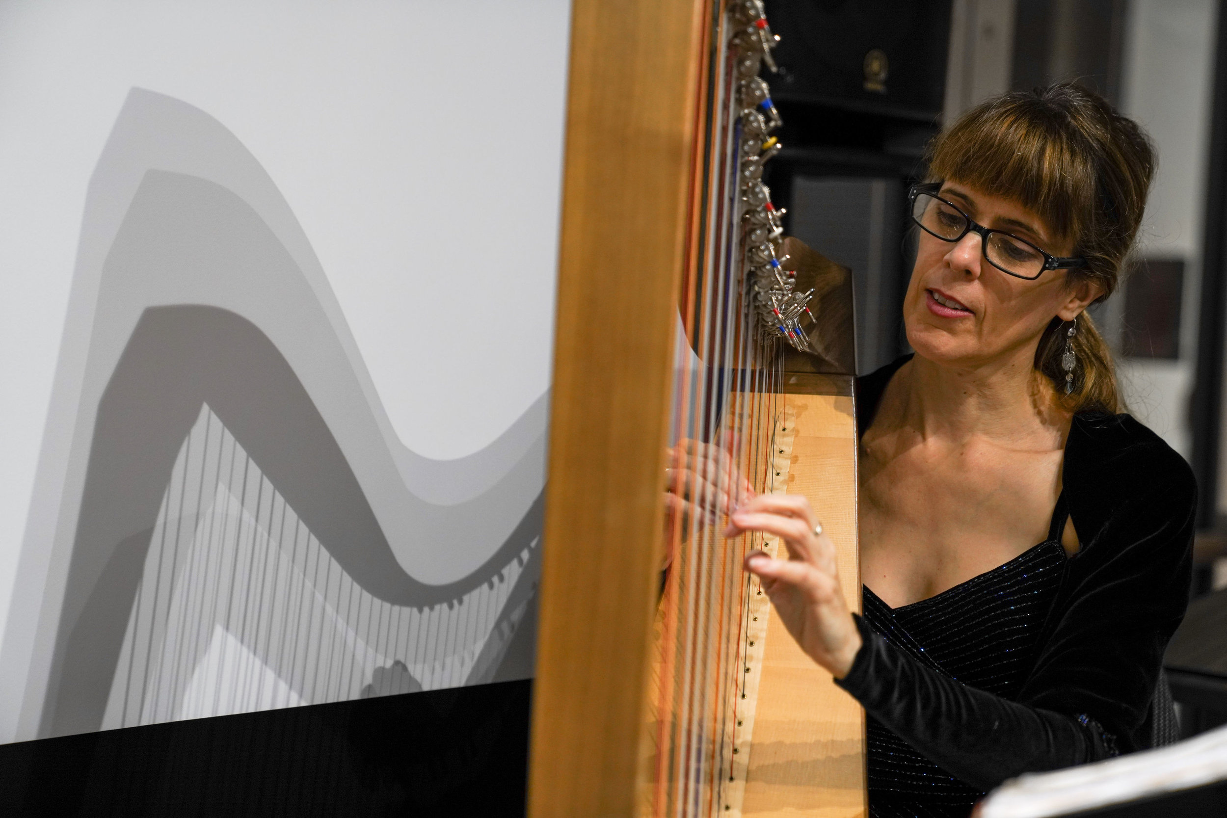  Acclaimed harpist Rebecca Blair 