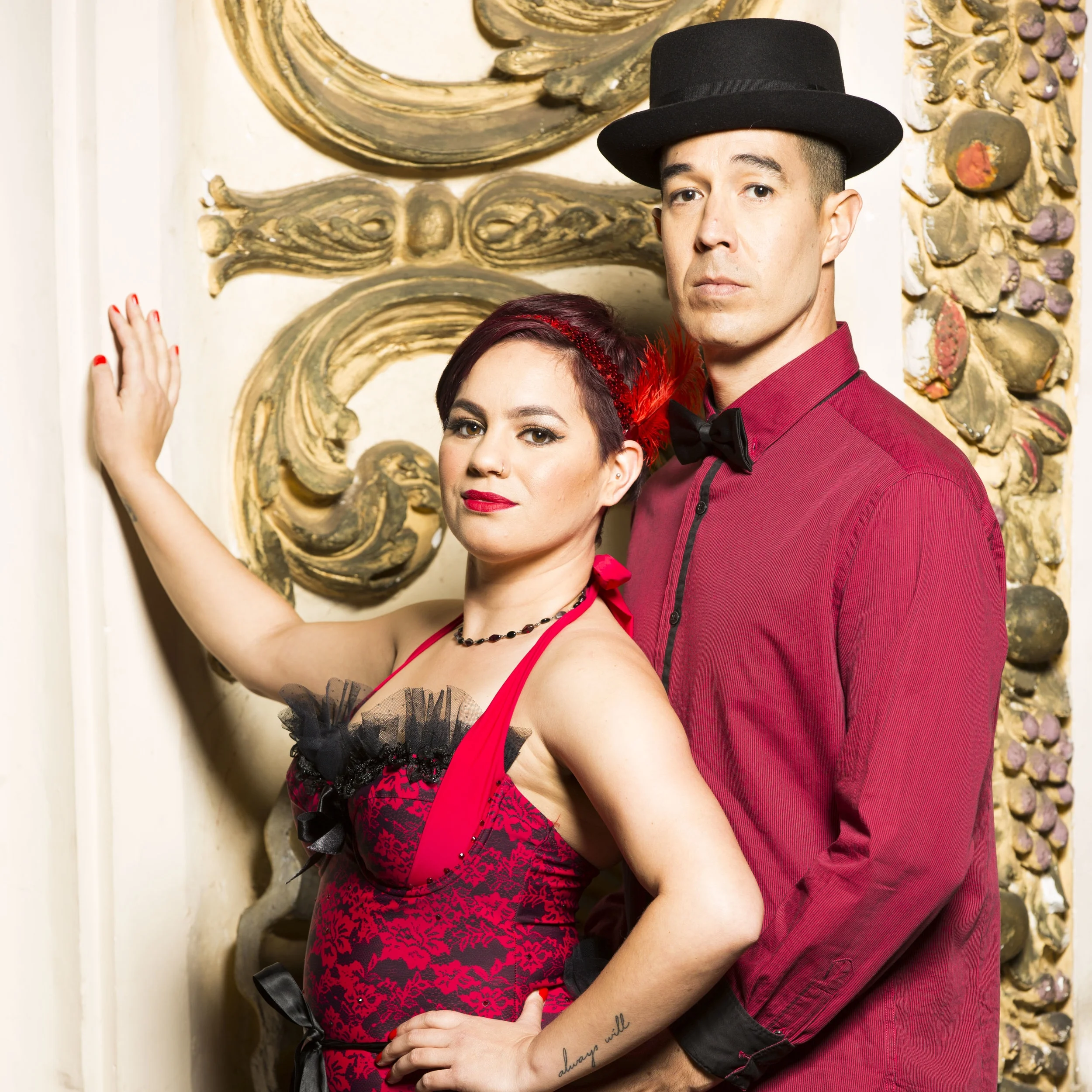 Hey there, we are Paul and Deryn and together we are the 3 Ring Riot ... 