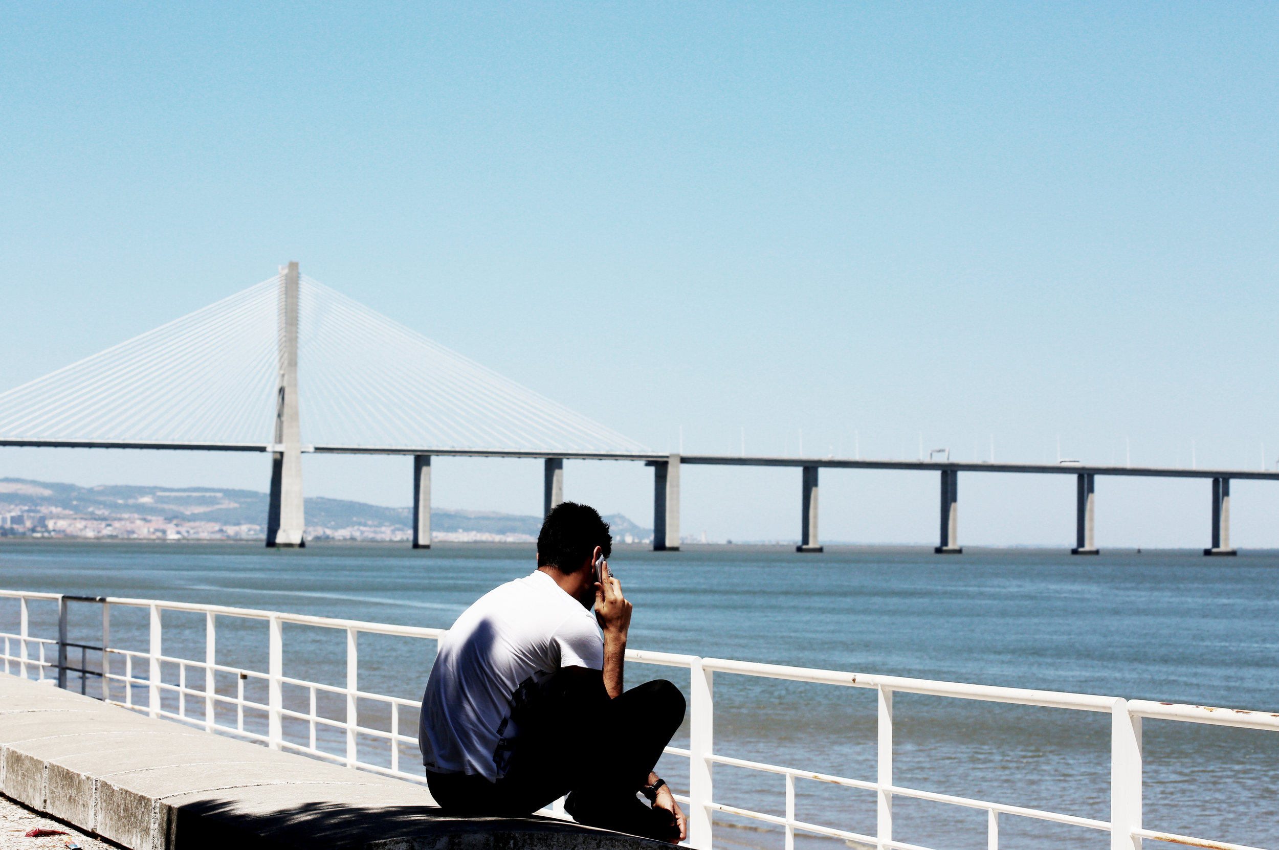 http---www.lifeofpix.com-wp-content-uploads-2016-10-Life-of-Pix-free-stock-man-phone-bridge-LEEROY.jpg