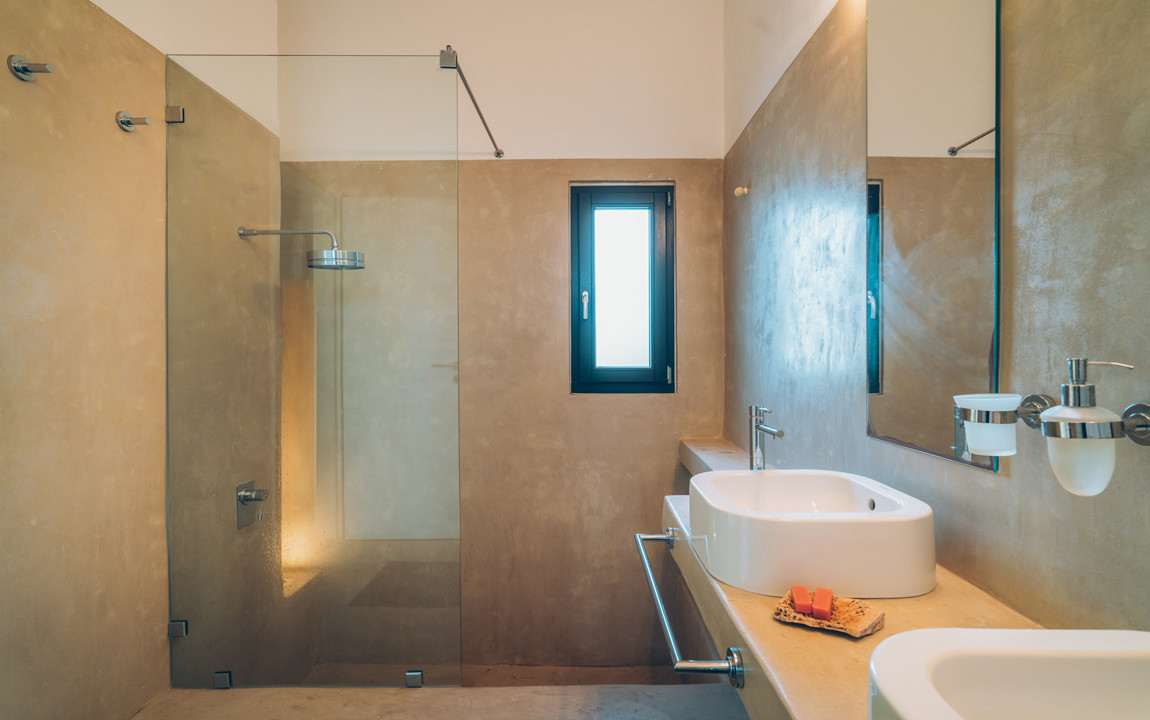 Villa-Porithea--Master-Bedroom's-Bathroom(repl)_1150x720.jpg