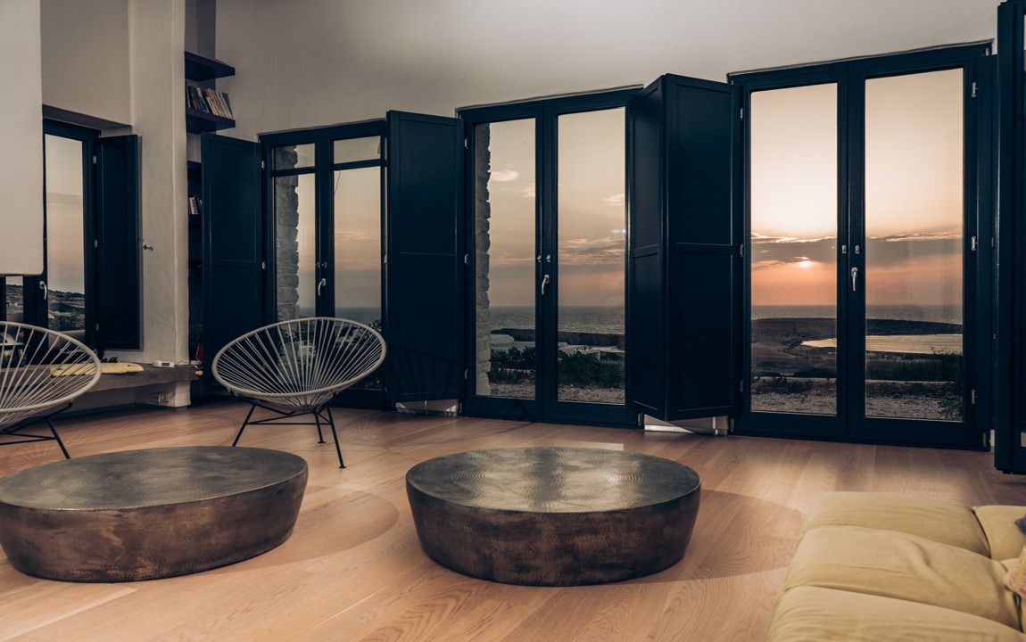 Villa-Parathira--Living-Room-View-with-Sunrise_1150x720.jpg