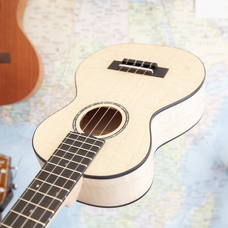 LoPrinzi-Maple-Super-Concert-Ukulele-4.jpg