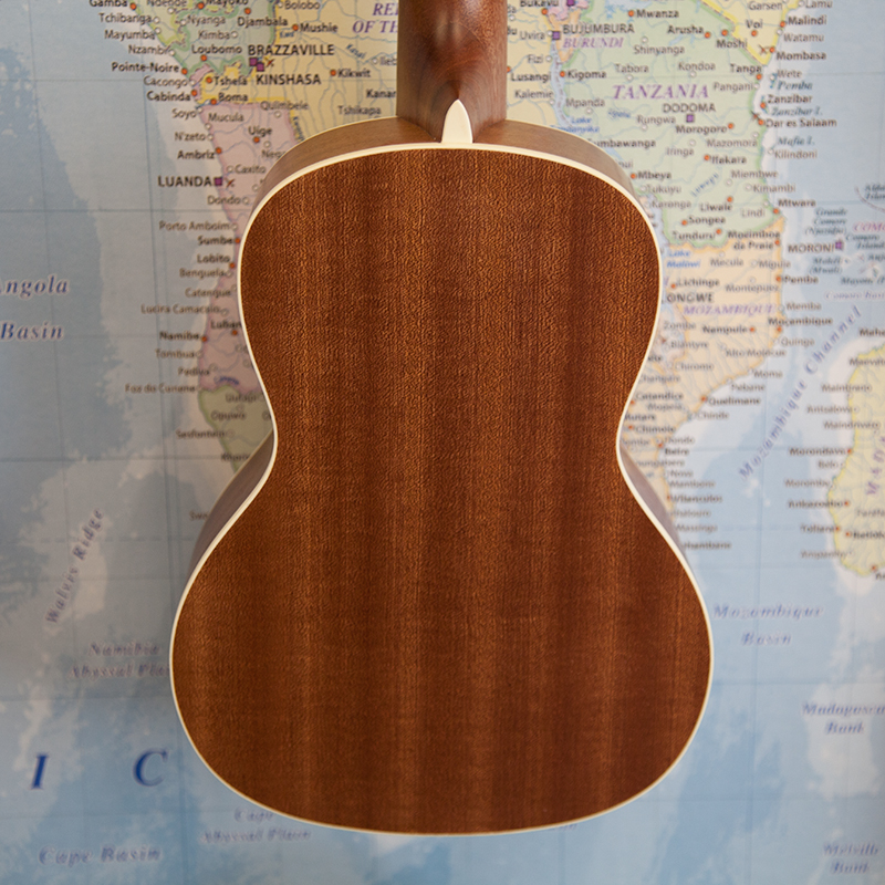 Cordoba-15CM-E-Concert-Electro-Ukulele-3.jpg