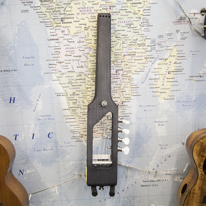 risa-black-soprano-electro-ukulele-2.jpg