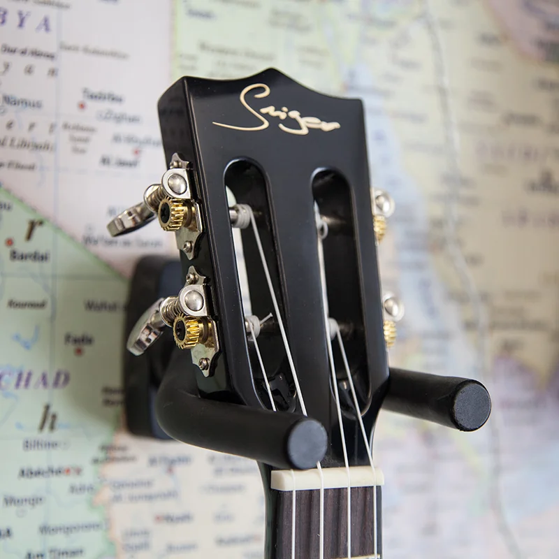 Smiger-SKC-03-Black-Gloss-Concert-Ukulele-1.jpg