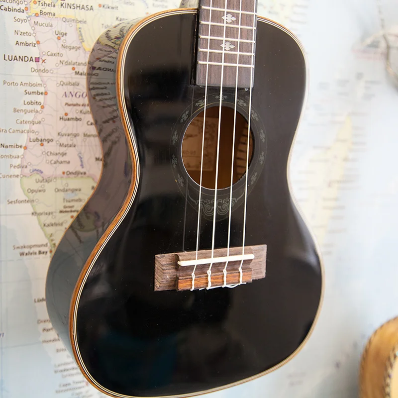 Smiger-SKC-03-Black-Gloss-Concert-Ukulele-2.jpg