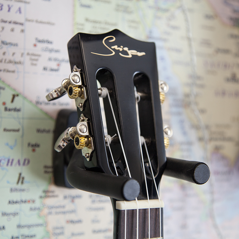 Smiger-SKC-03-Black-Gloss-Concert-Ukulele-1.jpg