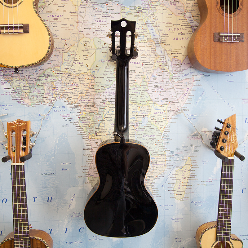 Smiger-SKC-03-Black-Gloss-Concert-Ukulele-3.jpg