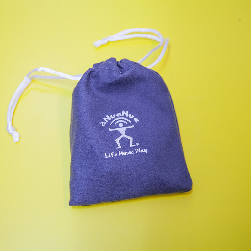 aNueNue-Pouch-.jpg