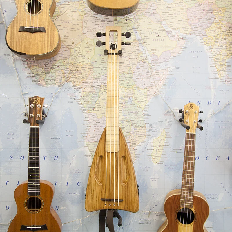Magic Fluke Ash Timber Fretless Bass Ukulele