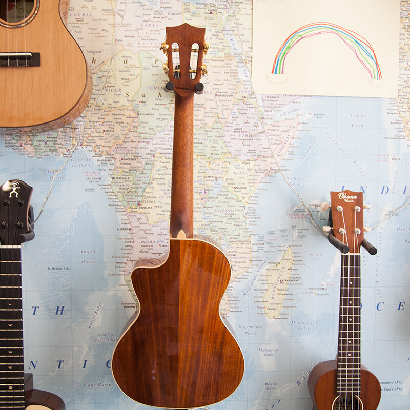 Kala-KA-KTGE-C-Tenor-Electro-Ukulele-3.jpg
