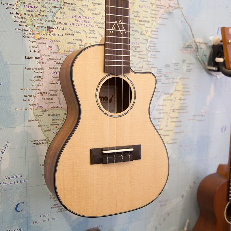Uma UK-16SC Solid Spruce Top Concert Ukulele — World of Ukes