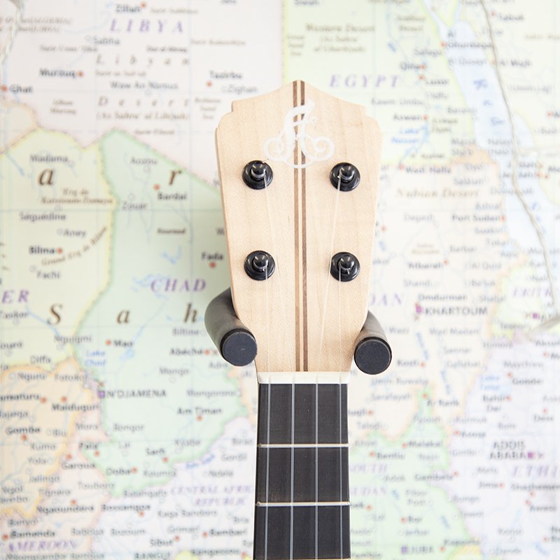 LoPrinzi-Maple-Super-Concert-Ukulele-2.jpg