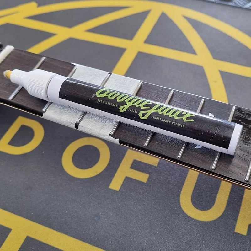 Boogie-Juice-Fingerboard-Conditioner-1.jpg