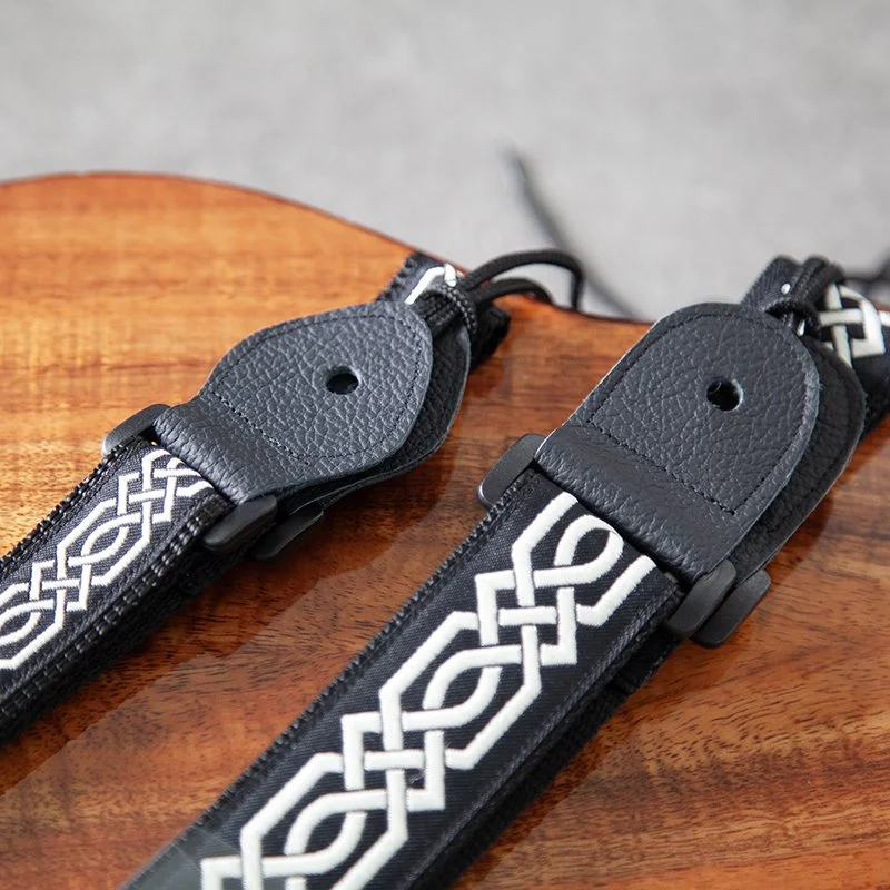 4-Black-Silver-Celtic-Knot.jpg