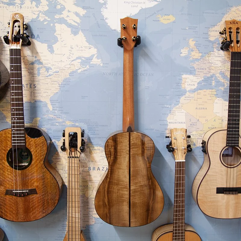 Oli-L2-BSMR-Spruce-Myrtle-Baritone-Ukulele-3.jpg
