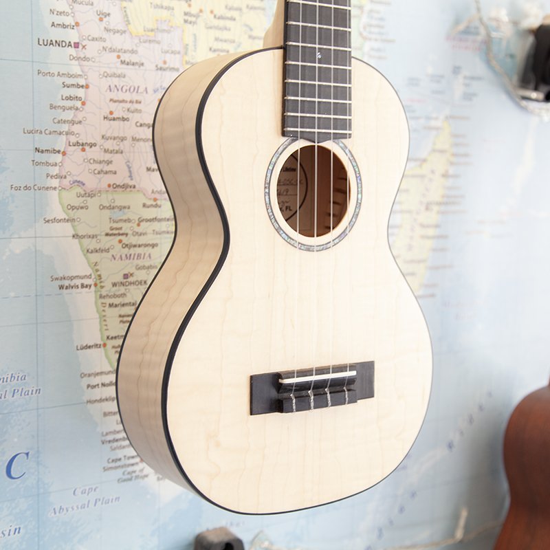 LoPrinzi-Maple-Super-Concert-Ukulele-1.jpg
