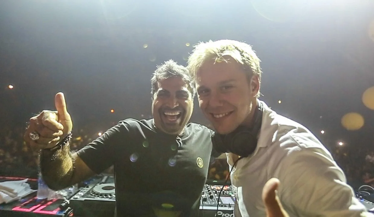 Armin Van Buuren invites Shailendra Singh on stage at Sunburn — Ping Pong performance