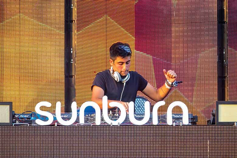 DJ SHAAN at Sunburn Goa 2013