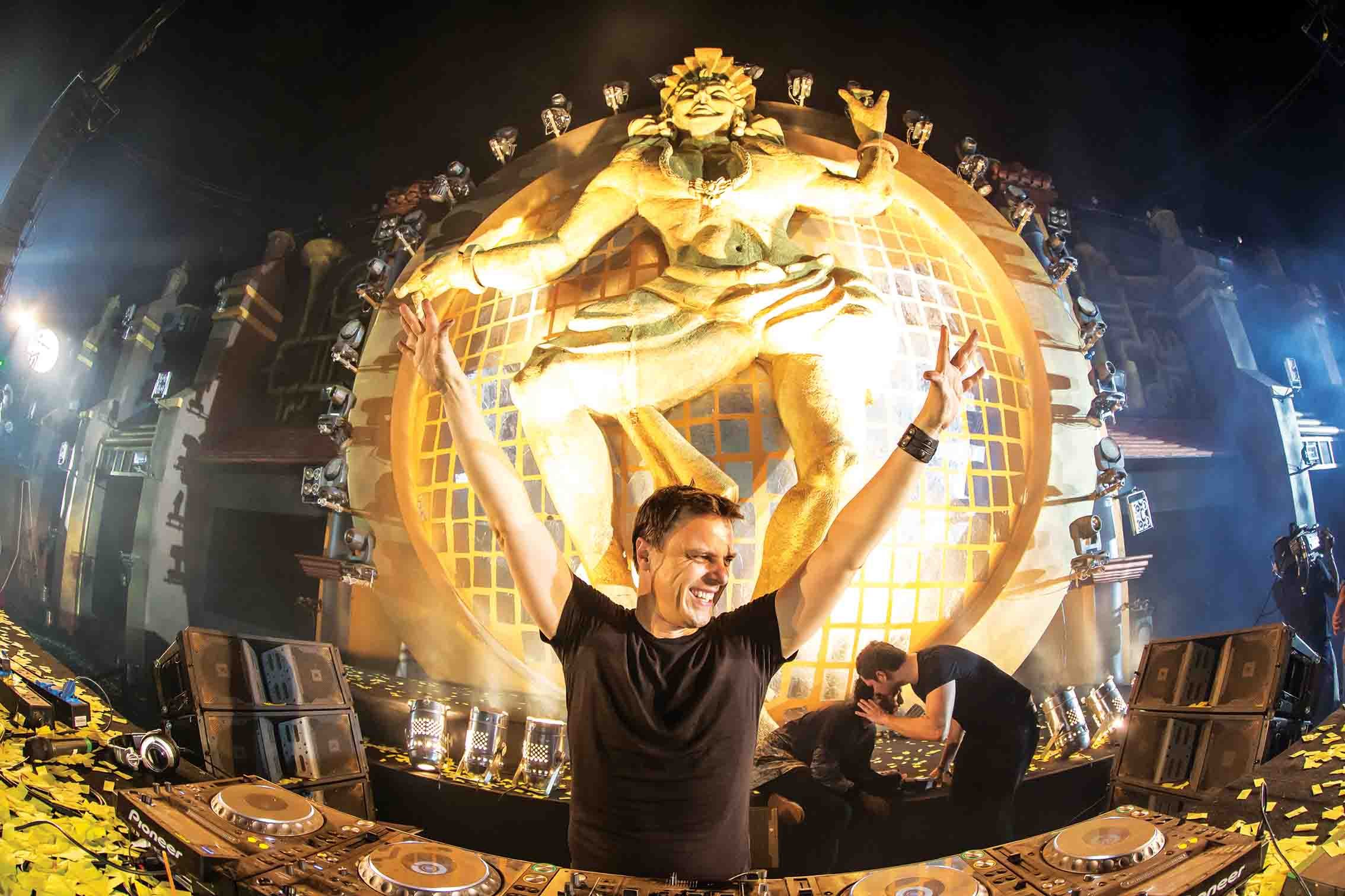 Markus Schulz on Mainstage