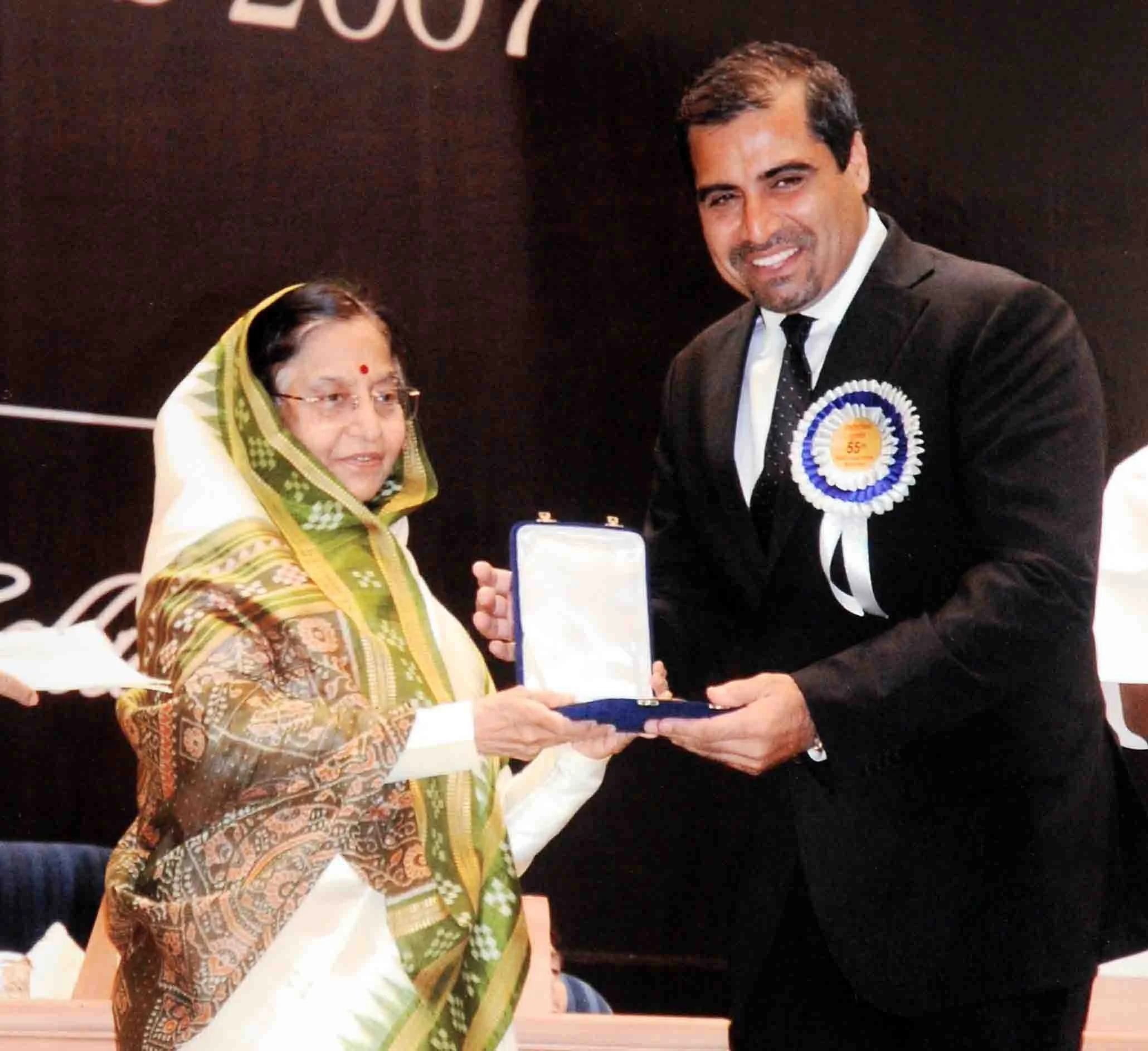 President of India Pratibha Patil presents the National Award for Best Producer to Shailendra Singh for Kanchivaram at the 55th National Film Awards 2008