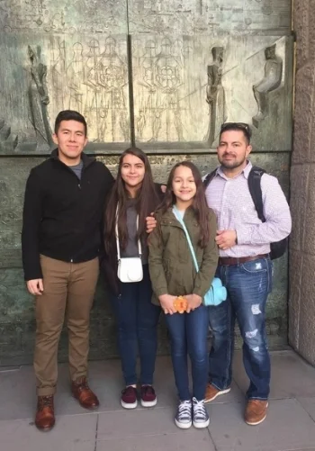 Rudy and his three children Alain, Aylin and Alexa.