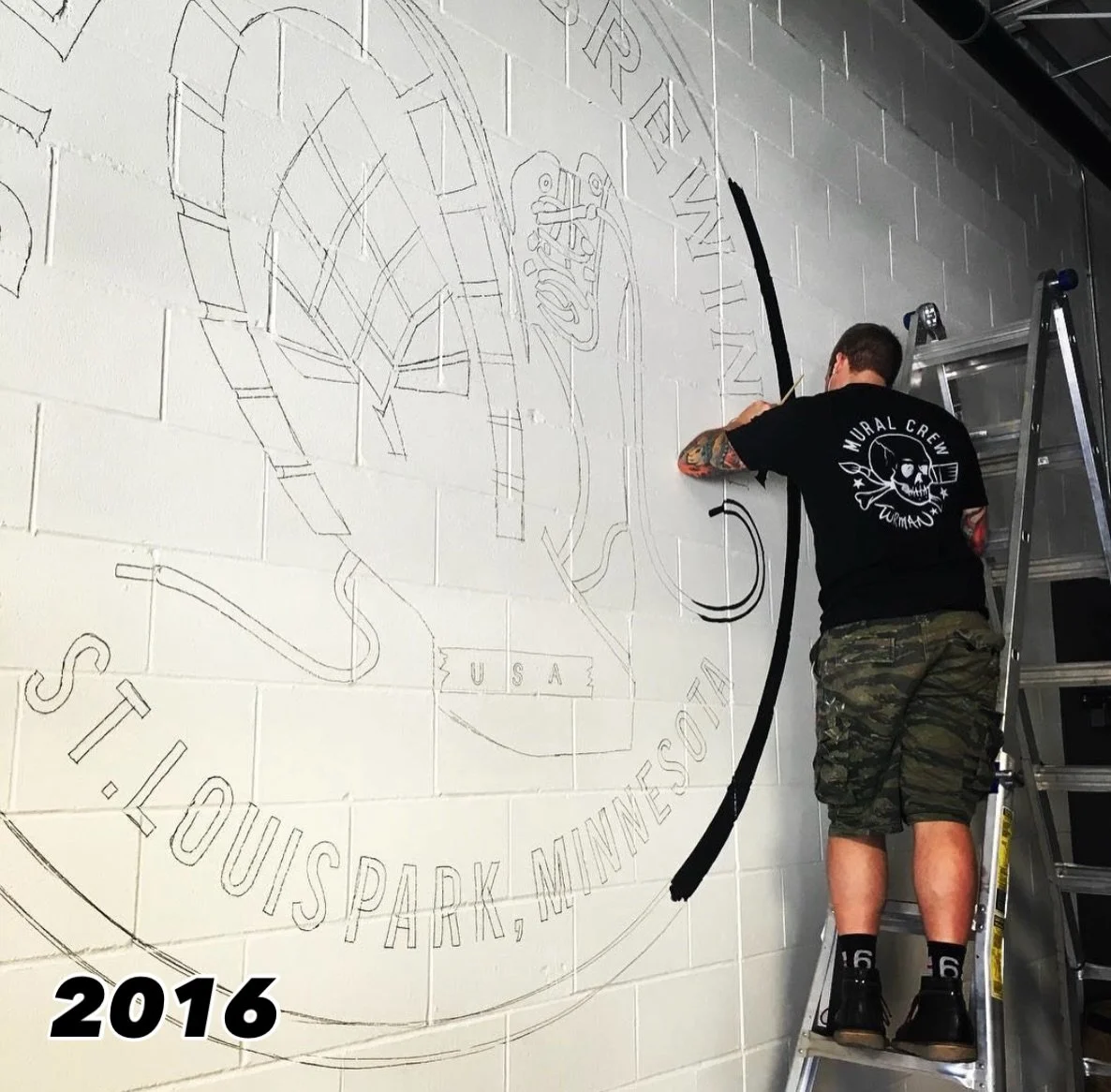 What!? Where does the time go!? 🙃🍻🥾

Seems like yesterday when we installed our canning line in 2016!!! 👀 @adamturman was painting the beautiful logo mural in the then new Taproom. 🎨 Jason and @wagsbrew were brewing and selling bottles of an ear