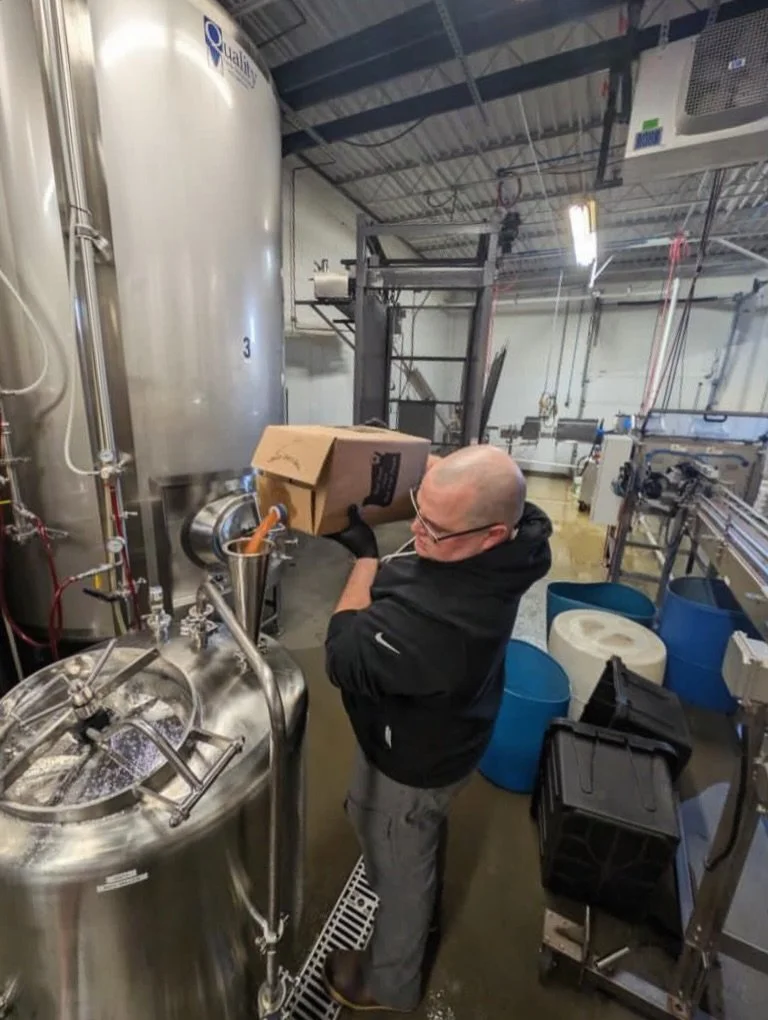 🍻🩸 Blood Orange Size 7 is BACK! 🍊🍻

Tyler just whipped up a special batch of Blood Orange Size 7! Available on draft in the STB Taproom only!!

Prost!🍻 

#mncraftbeer #stlouispark