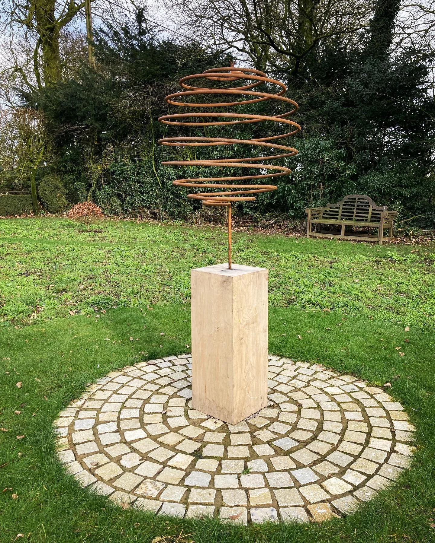 Thank you @gregpearsonoriginals you&rsquo;ve done a fantastic job! 👏👏 @wildflowerturf.co.uk #wildflowermeadow #sculpture #gardendesign #contemporary #artist