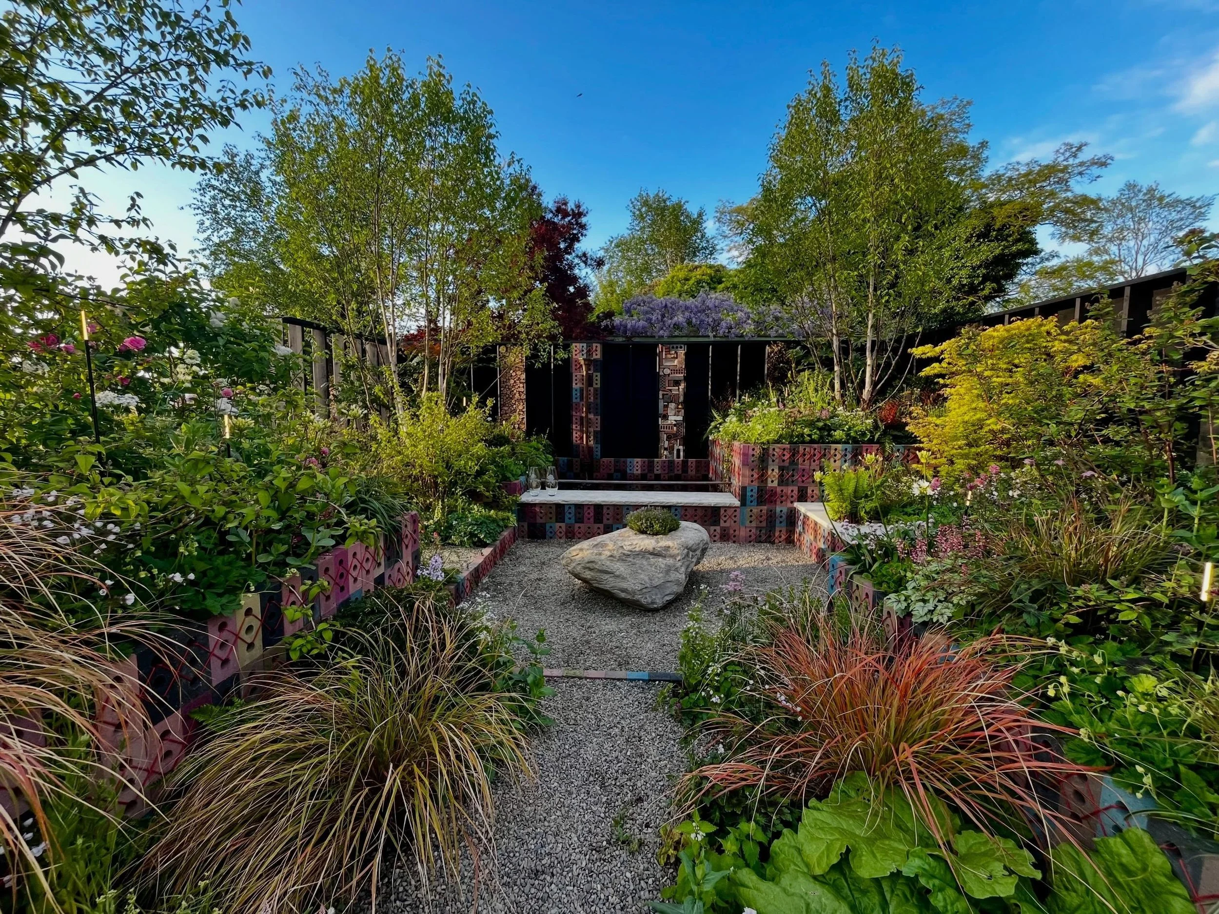 Turned out to be a beautiful morning at @rhsmalvern The One Garden awarded Best in Show and RHS Environmental Innovation Award, so much attention to detail and original features. Congratulations to designer Ian McBain MSGLD #rhsmalvern #rhs #showgard