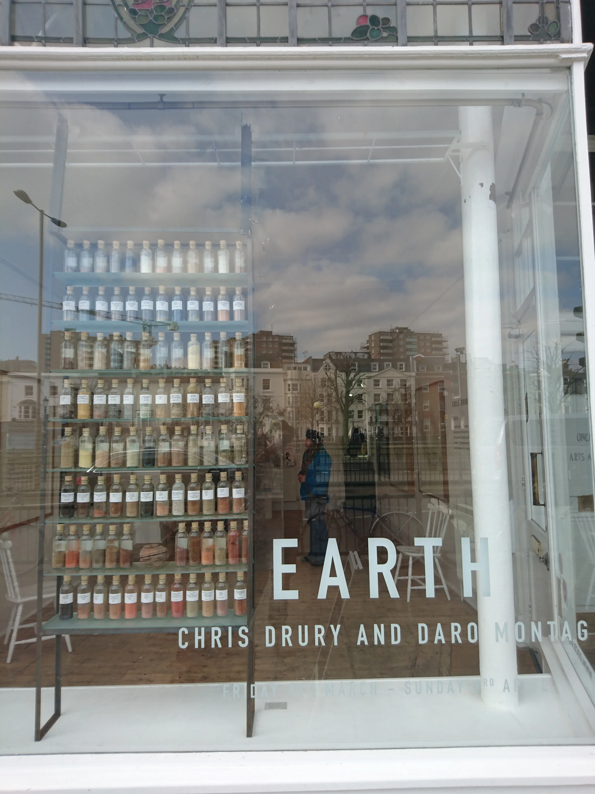 REVIEW: Earth at ONCA - an exhibition with Daro Montag and Chris Drury
