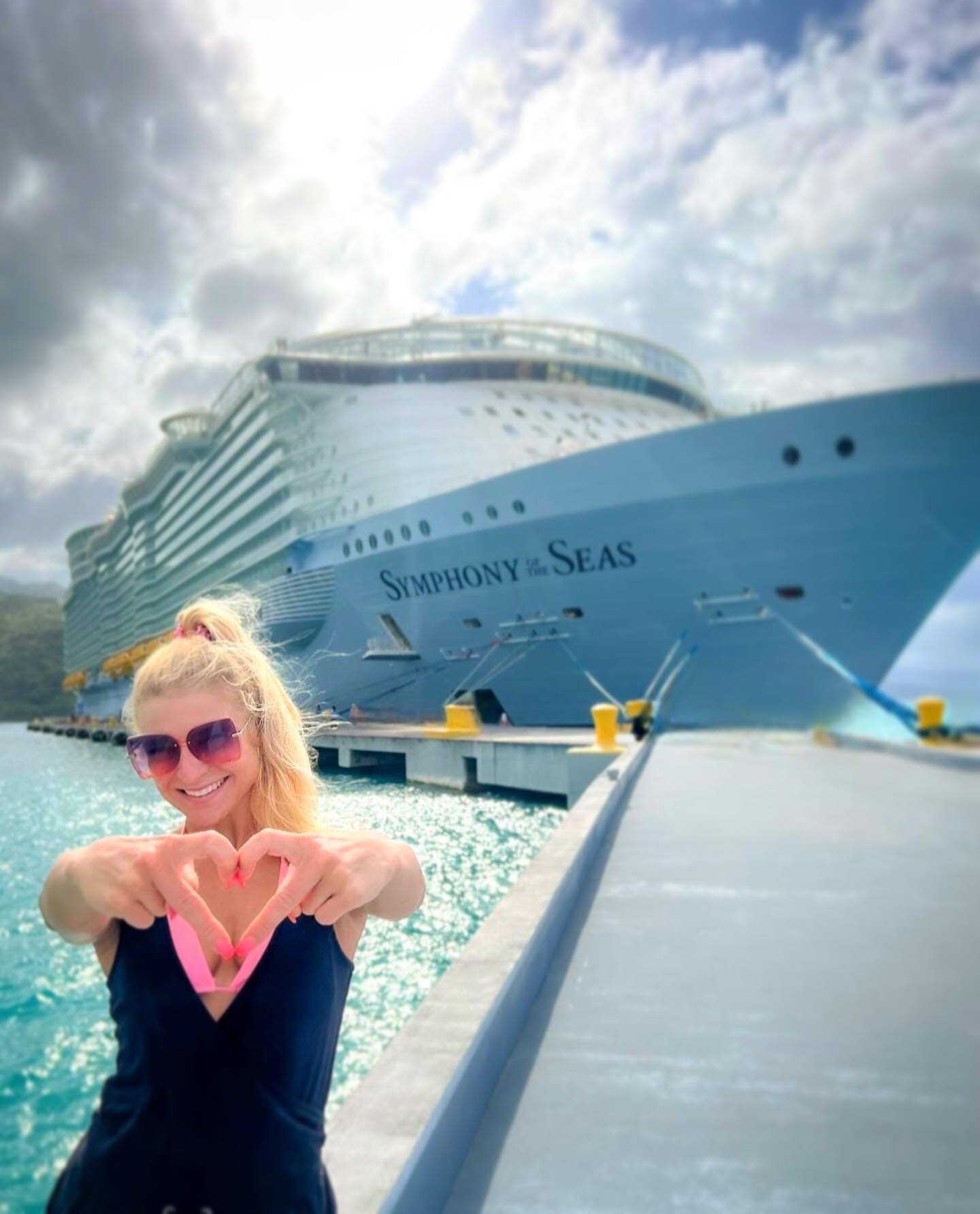 191 shows, 11 months, 8 countries, and 1 transatlantic crossing later my contract on Symphony of the Seas has officially come to an end 🥹
&bull;
This truly has been the experience of a lifetime, and I have loved and cherished every single moment. I 