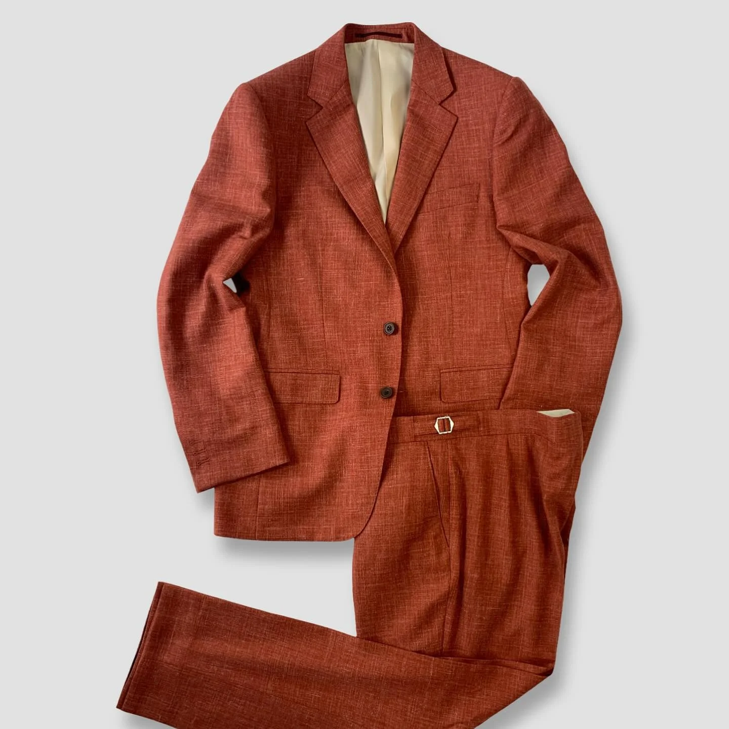 A GREAT SUMMER SUIT 
.
.
WOOL SILK &amp; BAMBOO 
.
.
&pound;1395 
.
.
#suit #tailoring #bespoke #mtm #wedding #groom #fashion #menswear #mensfashionstyle #style #London