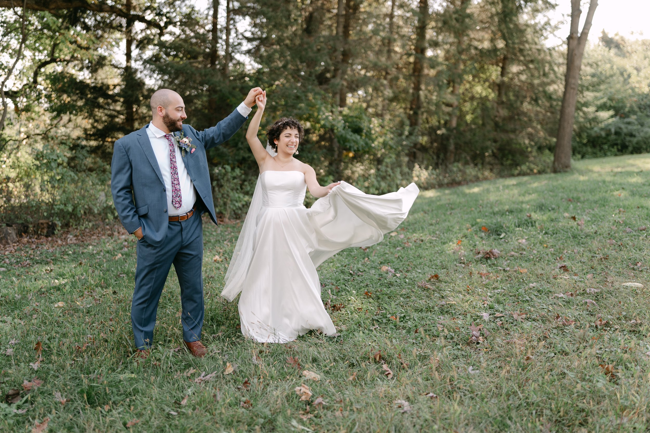 Fall wedding portraits in Milwaukee, Wisconsin with warm seasonal colors